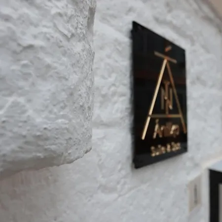 Semesterbostad Antika & *