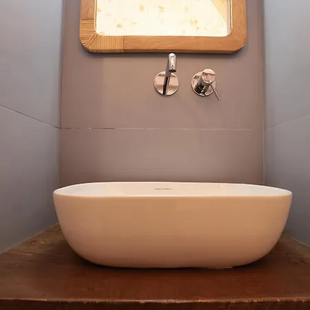 Semesterbostad Antika & *