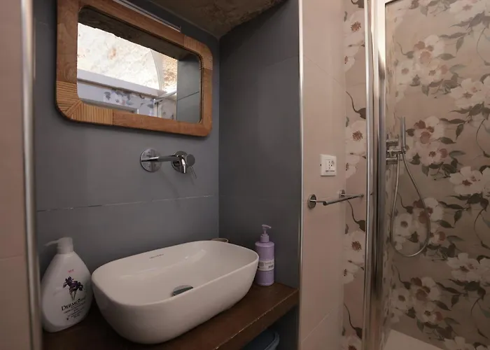 Antika & Hébergement de vacances